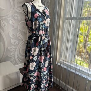 Vince Camuto Black Floral Midi Dress